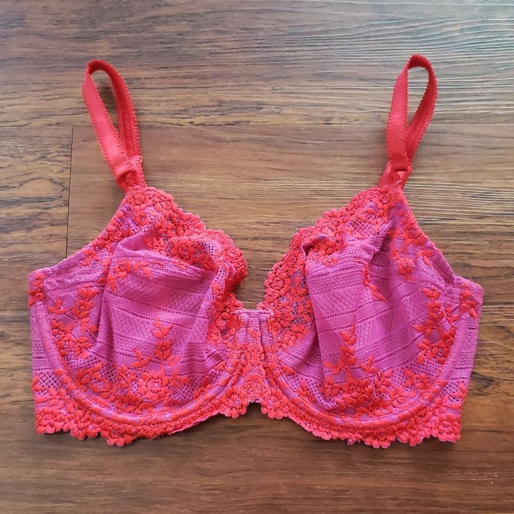 Wacoal Red Purple Chic Feminine Quiet Luxury Dainty Fairy Lace Bra Size 34DDD